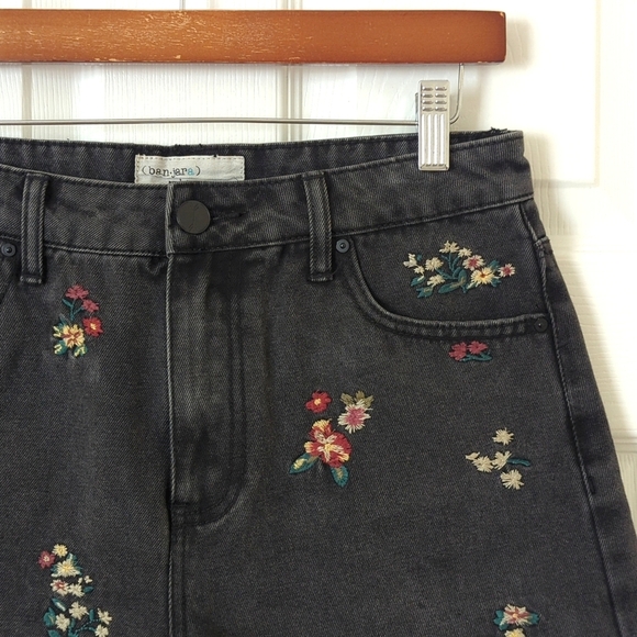 Banjara Bohemian Floral Embroidered High Waisted Cut Off Jean Shorts Black 28 - Picture 2 of 11